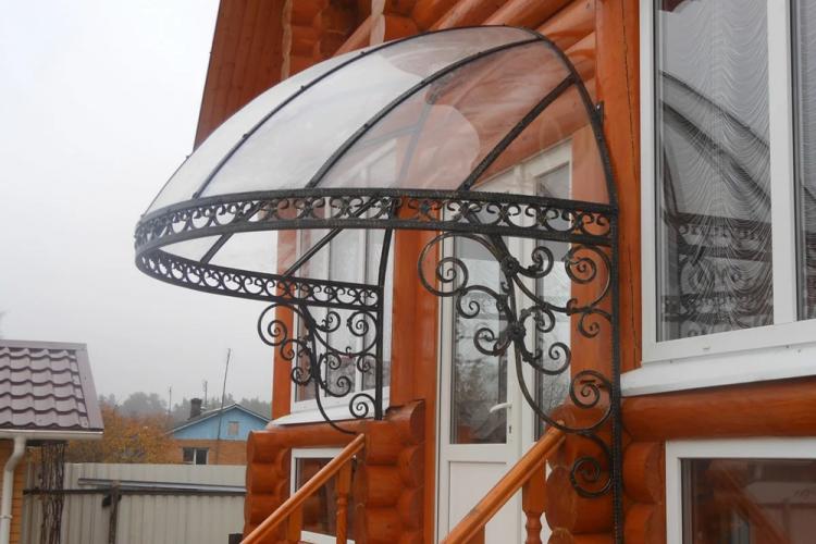 Козырек над крыльцом своими руками - фото-идеи