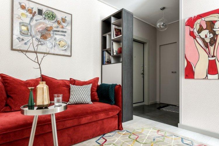 Красный цвет в интерьере гостиной - фото