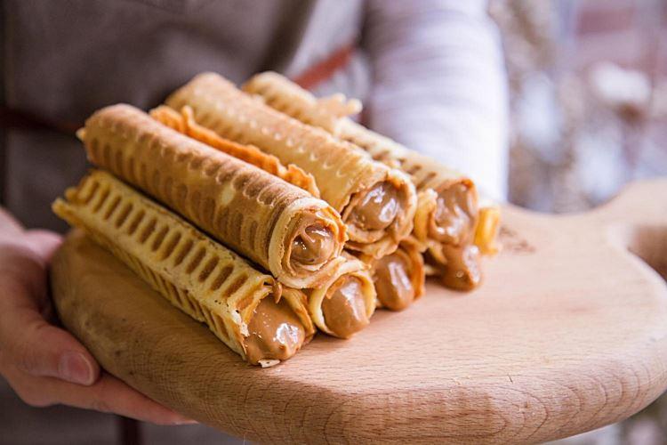 Крем для вафельных трубочек: 12 самых вкусных рецептов