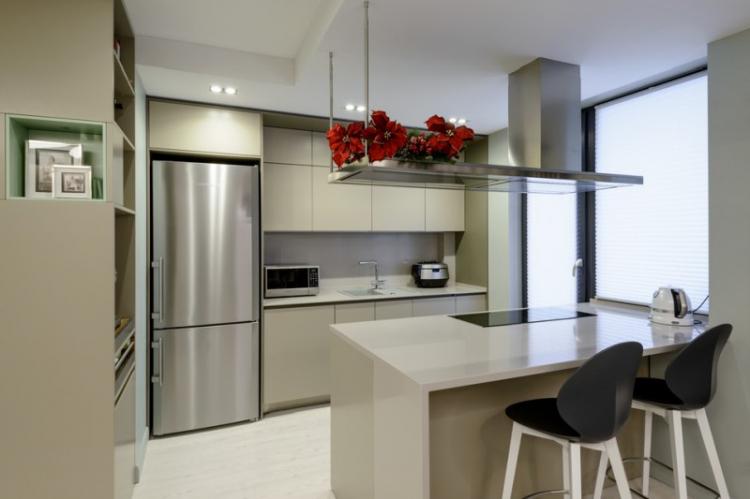 Кухни с островом - фото реальных интерьеров