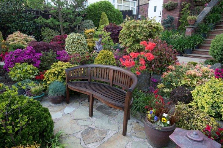 Скамейки и качели - Ландшафтный дизайн дачного участка фото