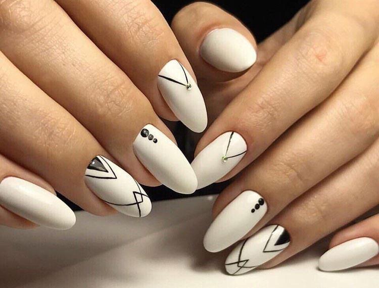 Геометрия, точки и мазки - Модный маникюр 2020