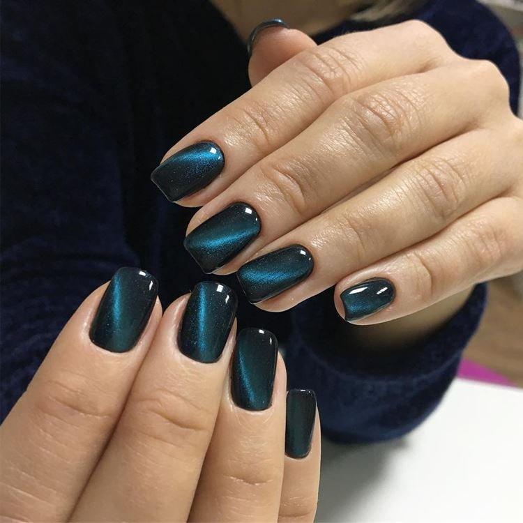 Темный маникюр 2020 - Модные тенденции