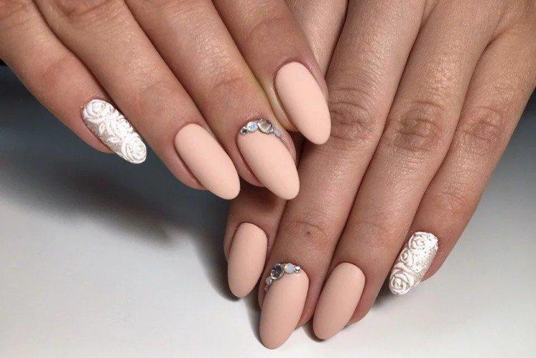 Свадебный маникюр 2021