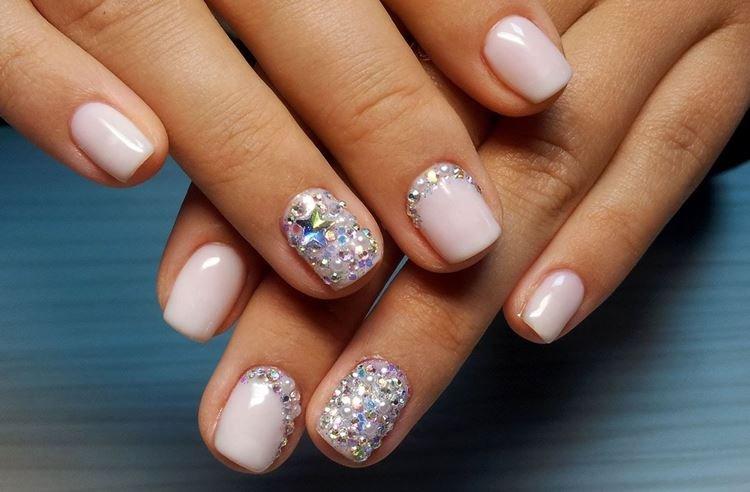 Маникюр гель-лаком на короткие ногти 2020