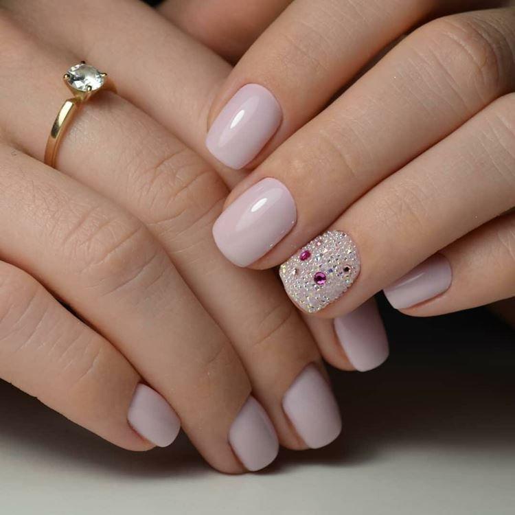 Маникюр на короткие ногти 2020 - Нежные цвета