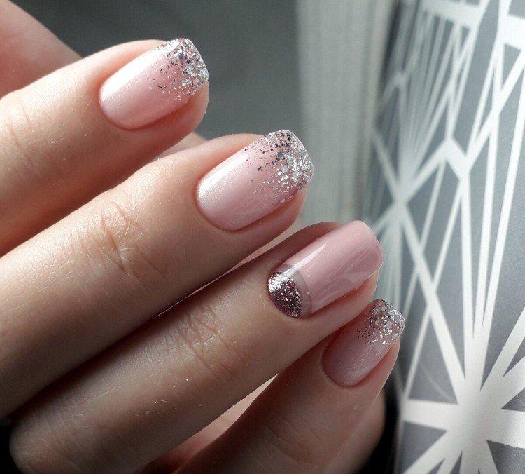 Блестки и металлик - Маникюр на короткие ногти 2021