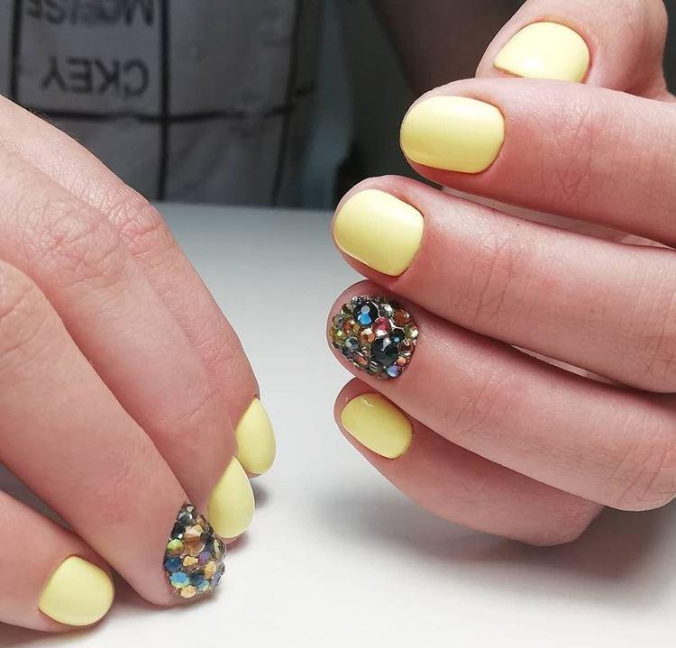 Маникюр на очень короткие ногти