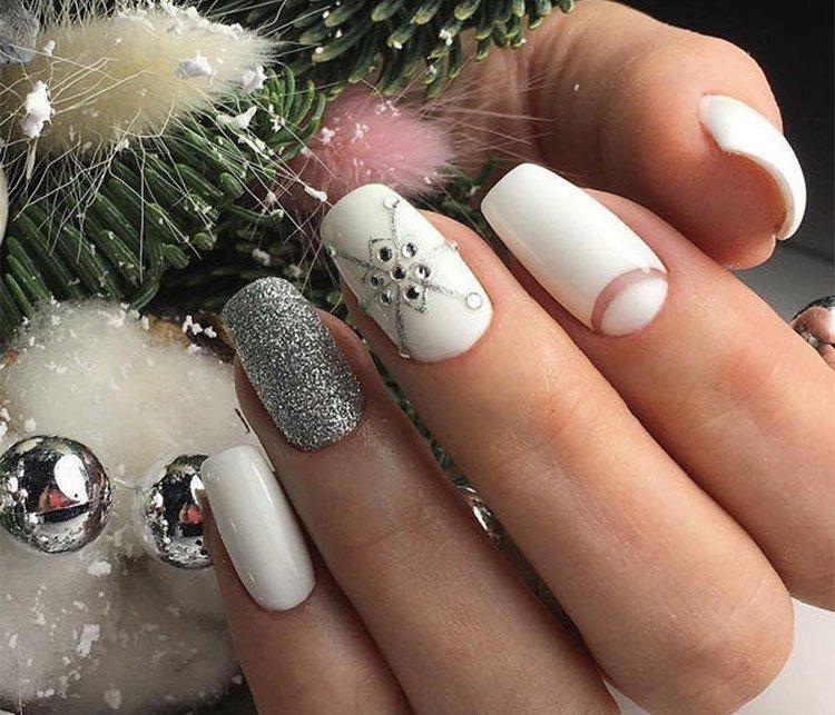 Песочный маникюр на Новый год 2021