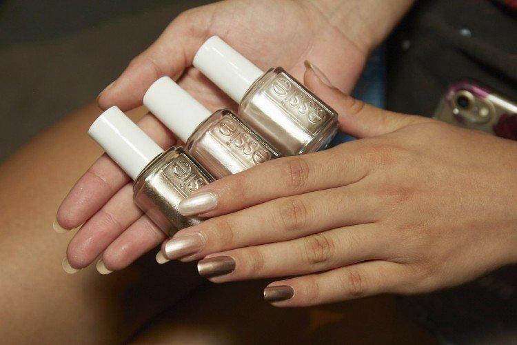 Перламутровый маникюр - Маникюр в школу на короткие ногти