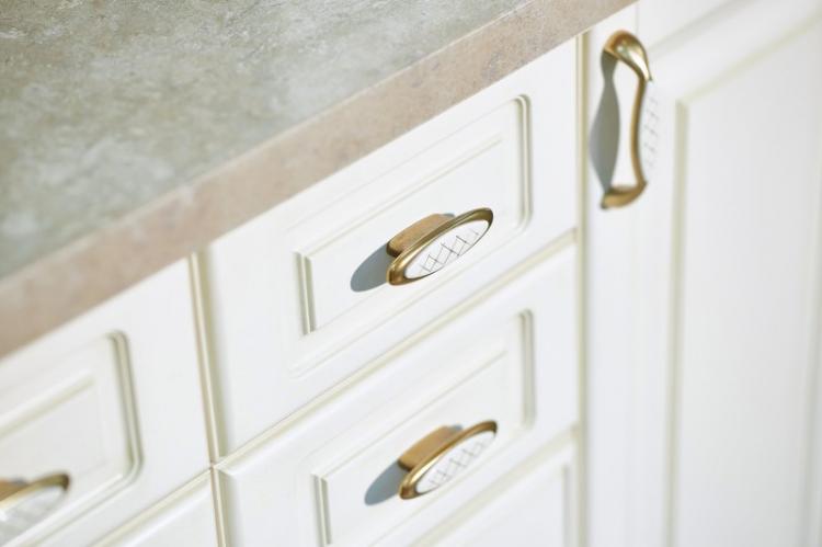 Необычные мебельные ручки - фото