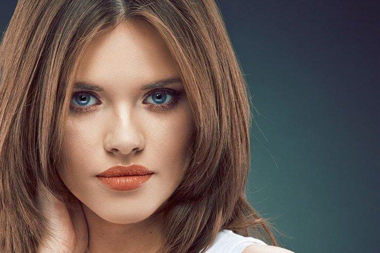 Лесенка - Модные женские стрижки 2020 на средние волосы