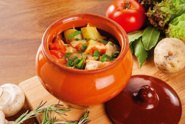 Мясо в горшочках с картошкой - рецепты пошагово