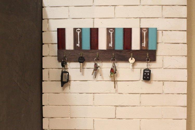 Настенная ключница для прихожей своими руками - фото
