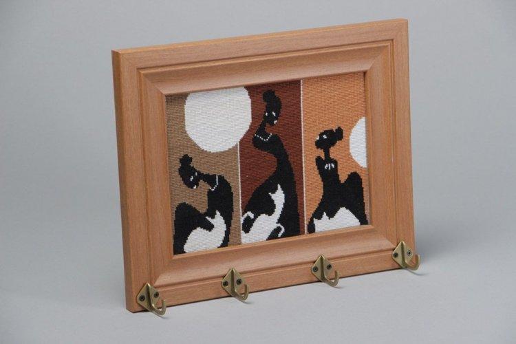 Настенная ключница для прихожей своими руками - фото