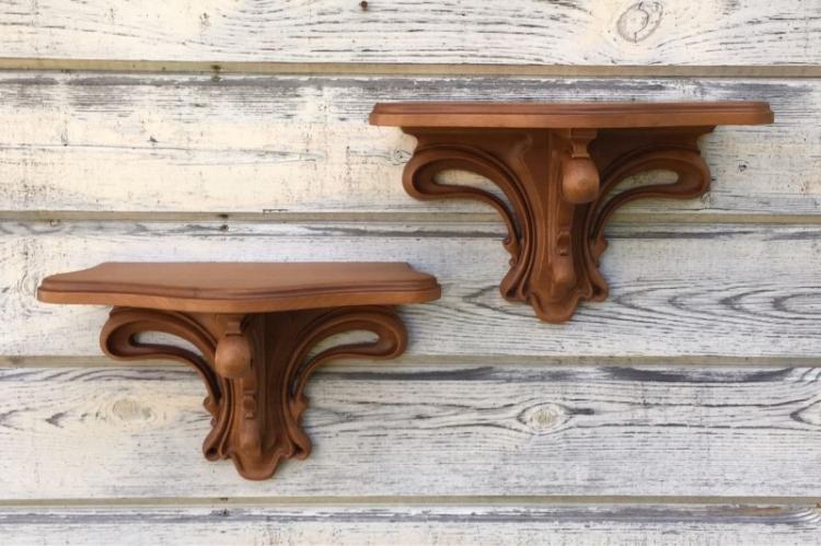 Модерн - Настенные полки в интерьере