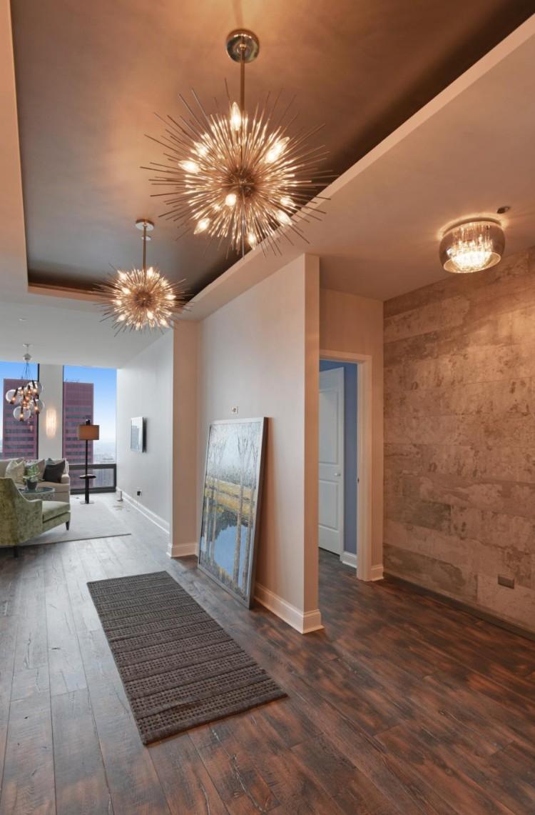 Сатиновые натяжные потолки в прихожей