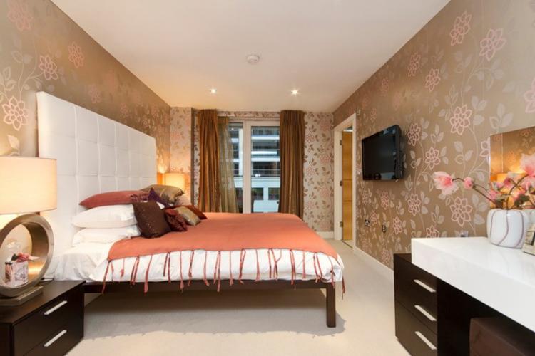 Матовые натяжные потолки в спальне