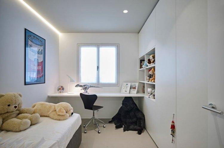 Натяжной потолок в маленькой детской комнате