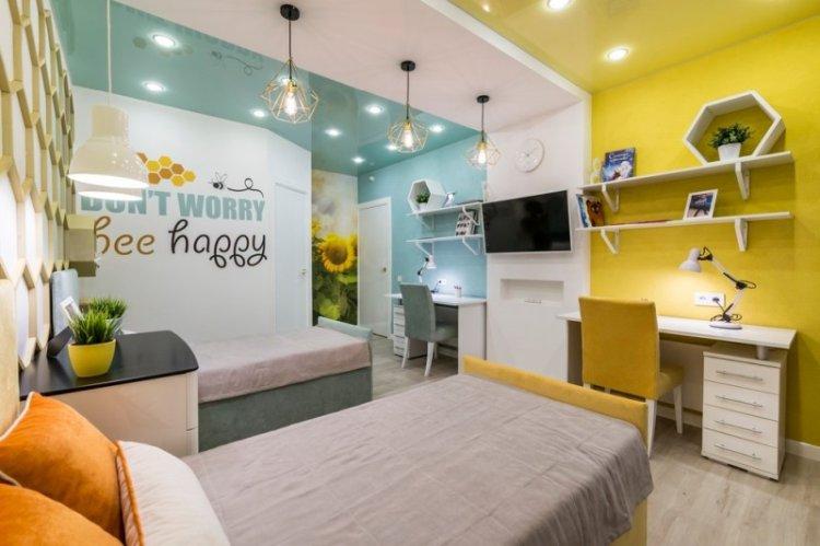 Глянцевые натяжные потолки в детской комнате