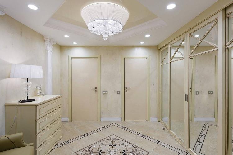 Двухуровневые натяжные потолки в прихожей