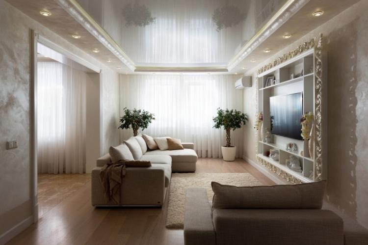 Натяжной потолок в гостиной