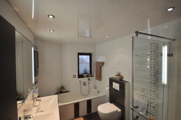 Натяжные потолки - фото