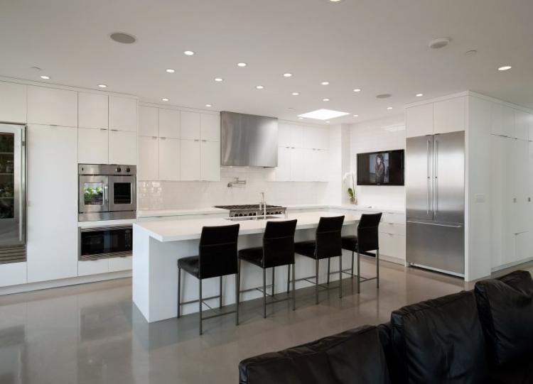 Ниша из гипсокартона под телевизор на кухне