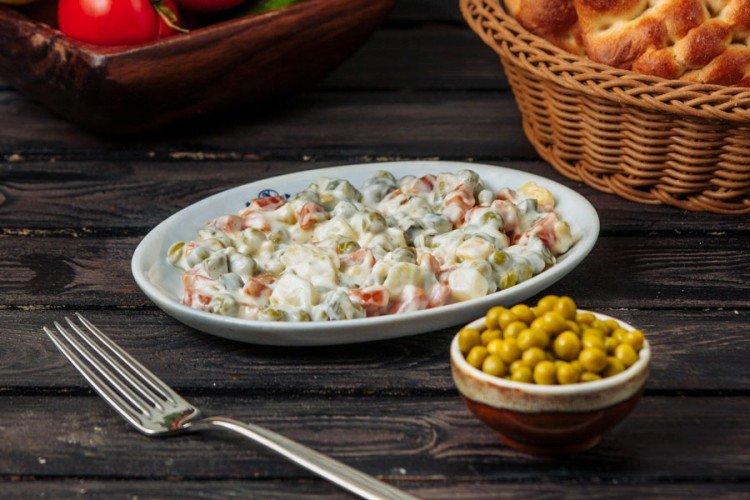 Оливье без майонеза - Новогодние салаты без майонеза рецепты