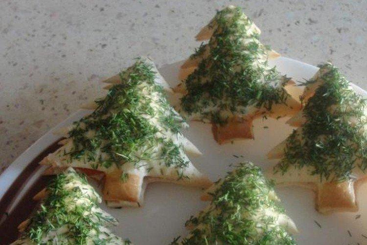 Слоеные елочки с творогом - Новогодние закуски рецепты