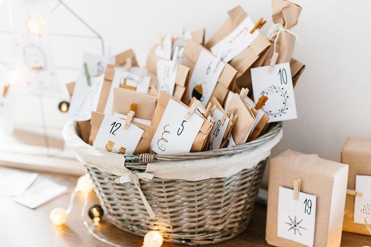 Новогодний адвент-календарь своими руками - фото и идеи