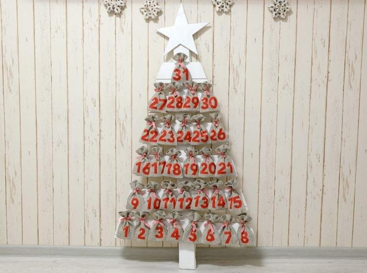 Новогодний адвент-календарь своими руками - фото и идеи