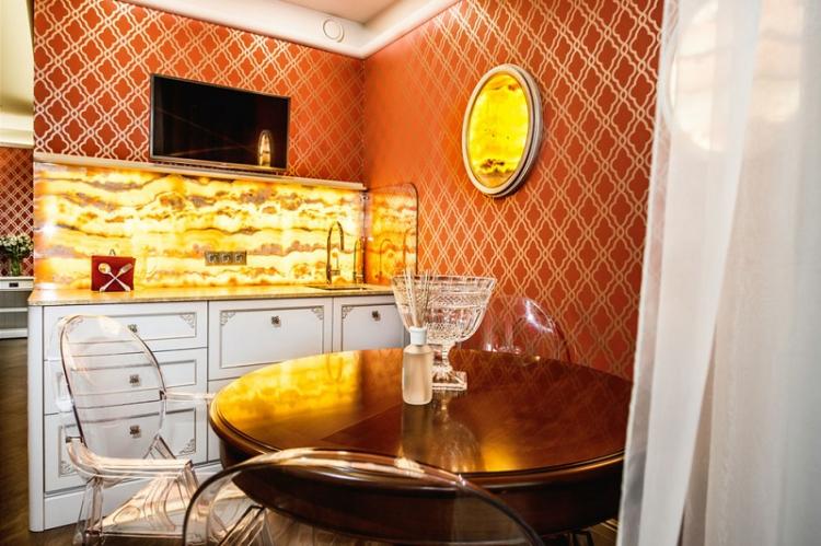 Оранжевый - Цвет обоев для кухни