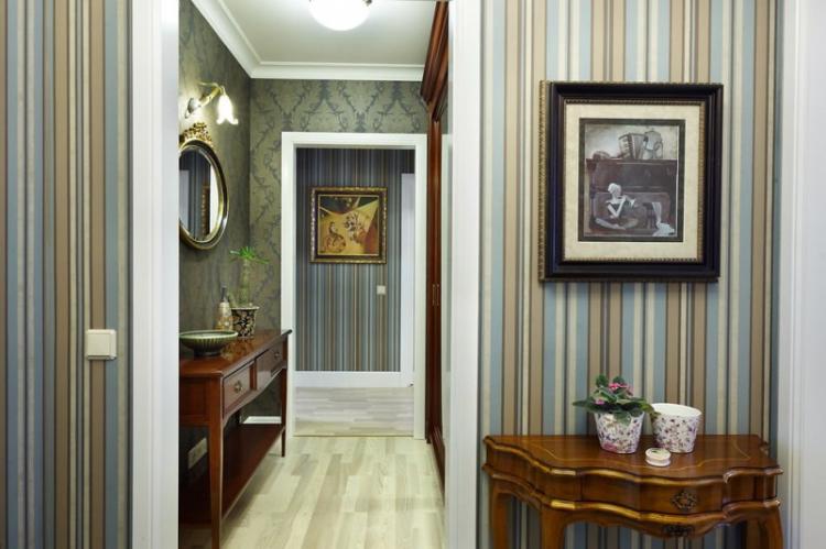 Правильное комбинирование обоев в прихожей