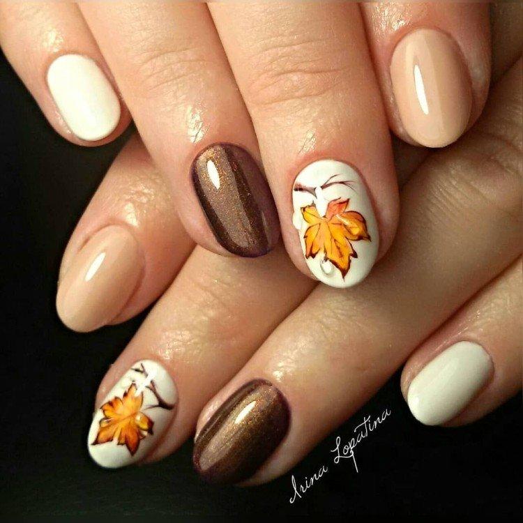 Разноцветный осенний маникюр 2020 - фото