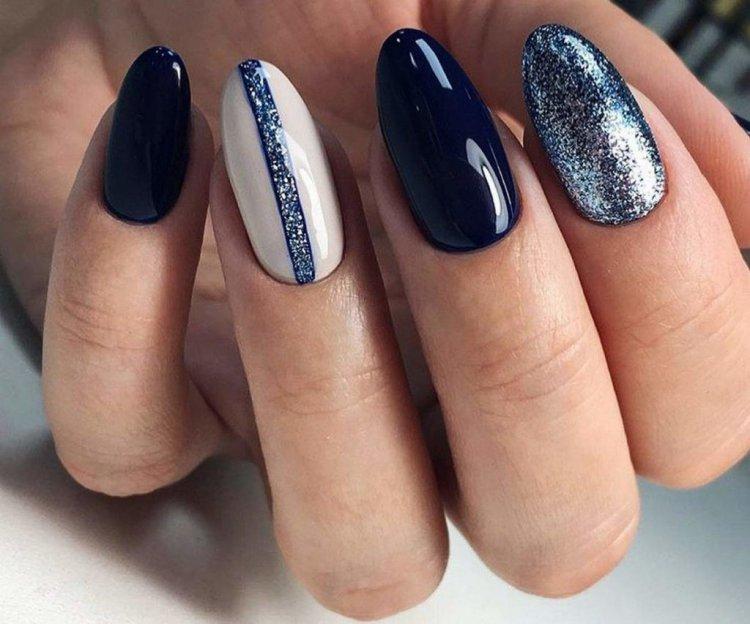 Осенний темный маникюр 2020 - фото