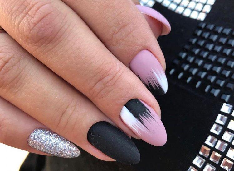 Осенний маникюр 2020 с мазками - фото