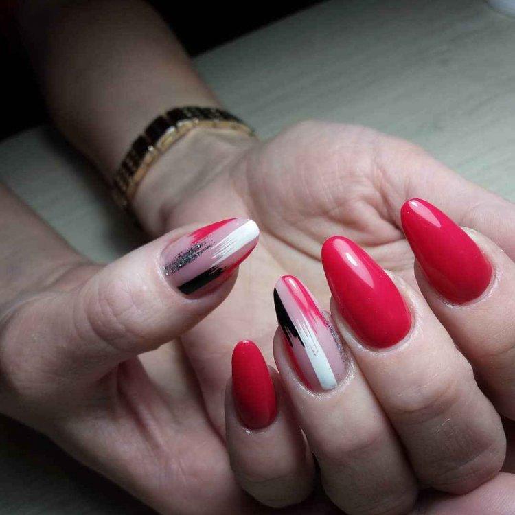 Осенний маникюр 2020 с мазками - фото