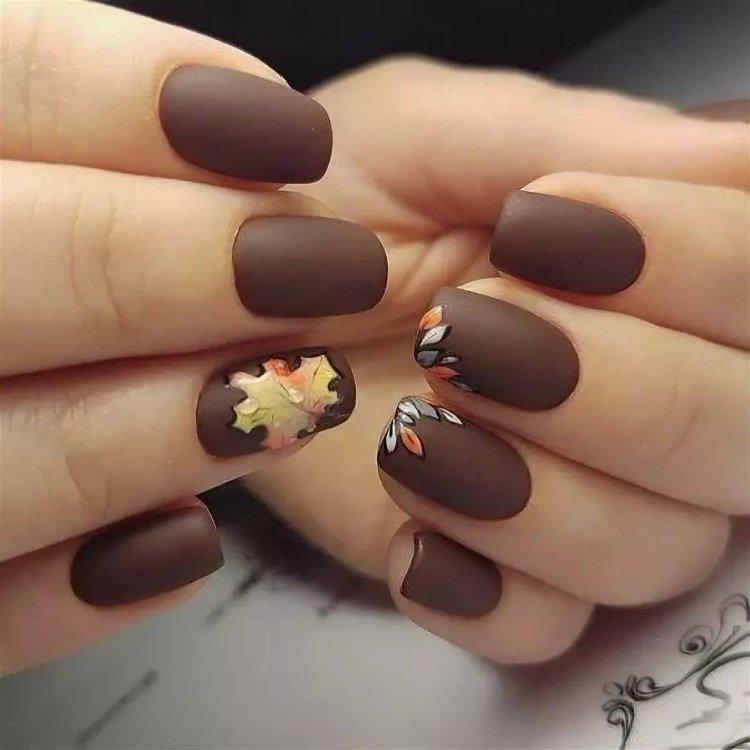 Осенний матовый маникюр 2020 - фото