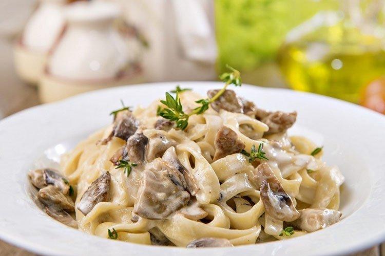 Спагетти с курицей Карбонара - рецепты