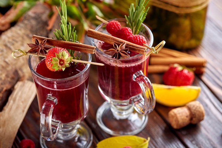 Клубничный глинтвейн