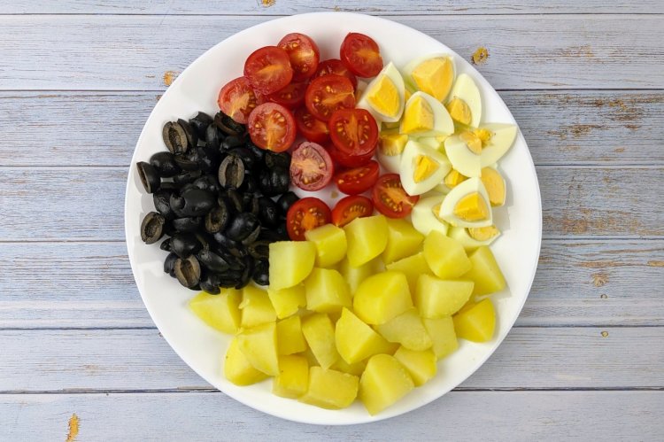 Нисуаз с тунцом