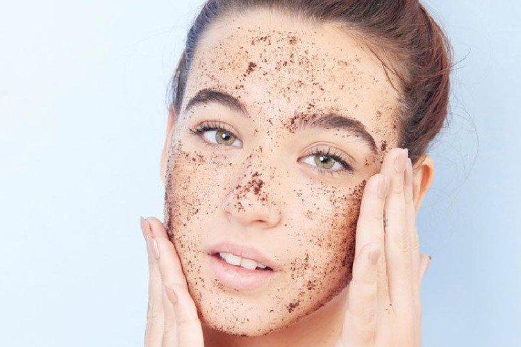 Механический пилинг лица