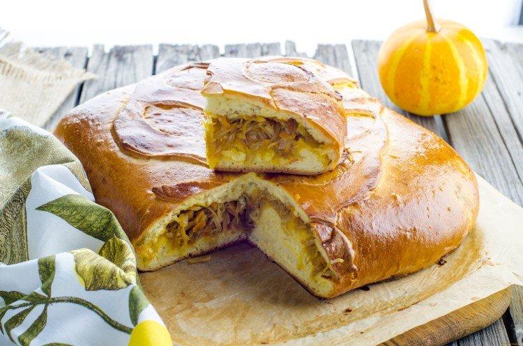 Пирог с капустой на скисшем кефире в духовке - рецепты