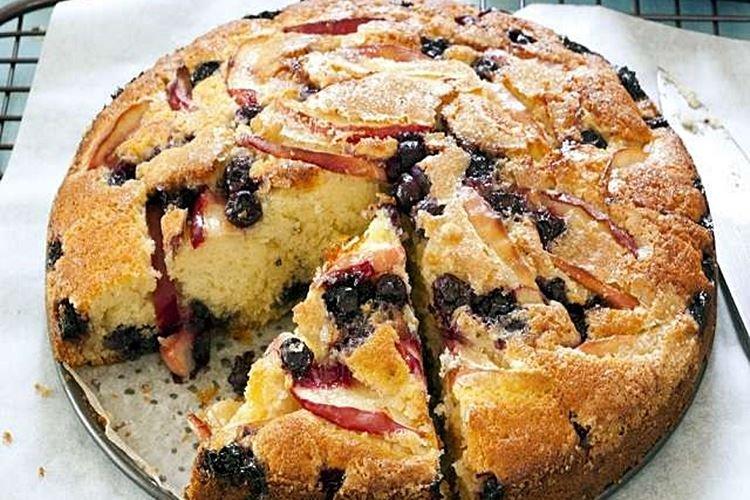 Пирог с яблоками, изюмом и курагой - рецепты пошагово