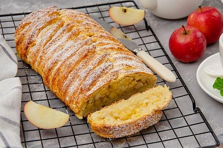 Творожная плетенка с яблоками - рецепты пошагово