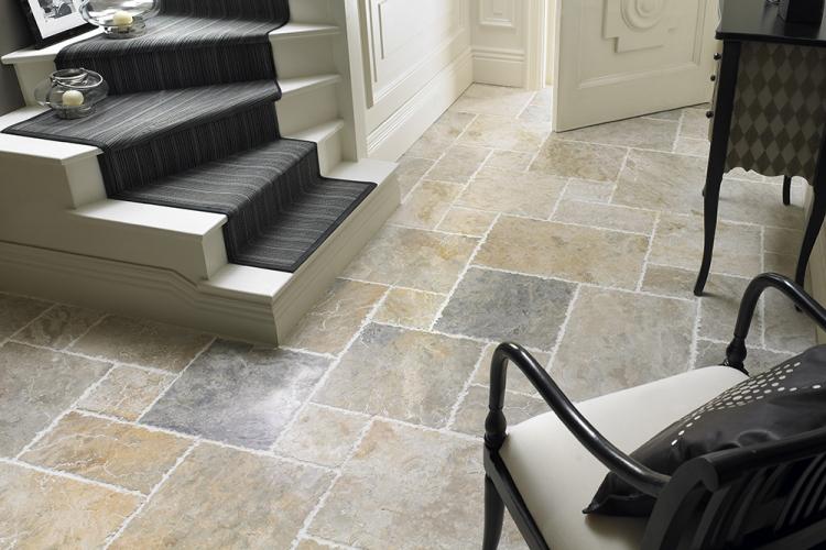 Плитка для пола в прихожей - фото