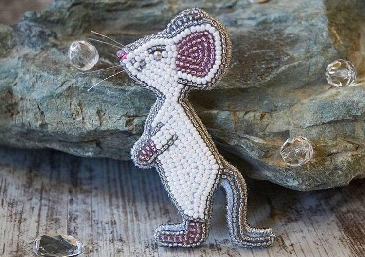 Новогодняя крыса из бисера - Подарки на Новый год 2020 своими руками