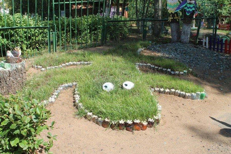 Украшение клумб - Поделки из пластиковых бутылок своими руками