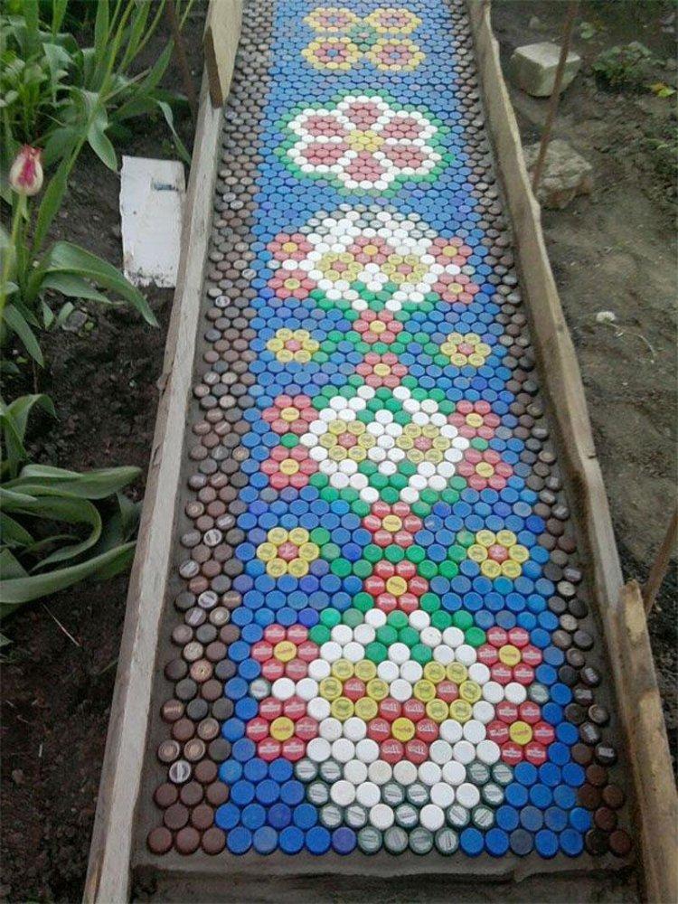 Дорожка из крышек от пластиковых бутылок - Поделки из пластиковых бутылок своими руками